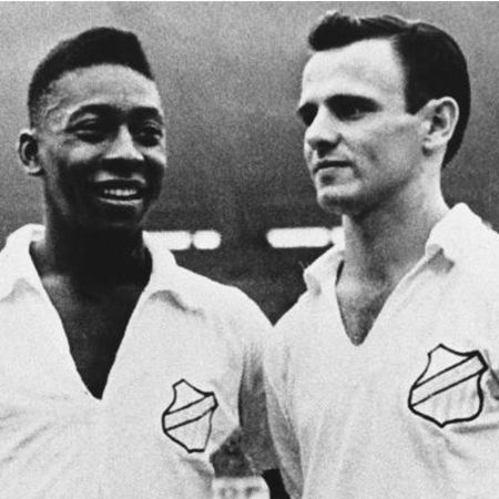 Pelé e Pepe foram companheiros no Santos - Reprodução