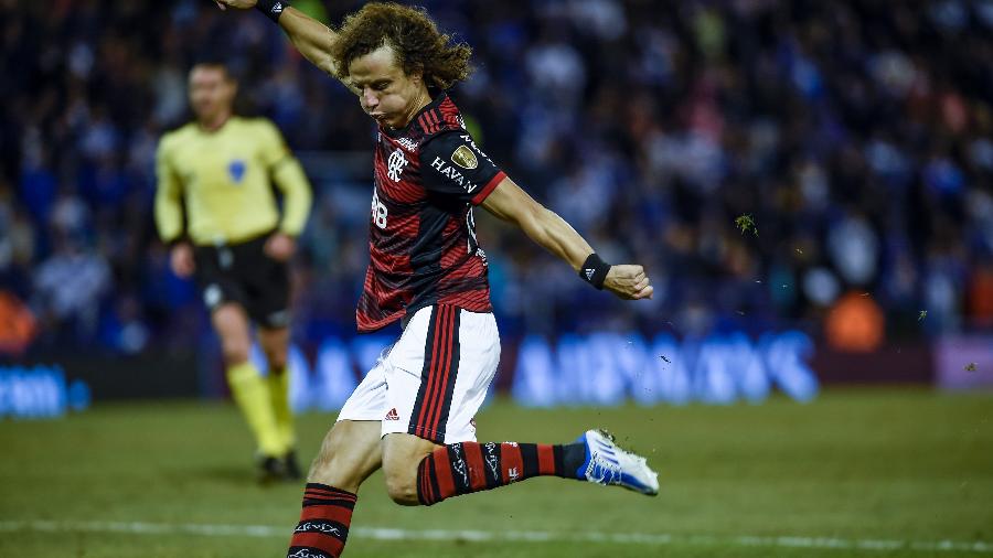 Zagueiro David Luiz em ação pelo Flamengo durante a goleada sobre o Vélez Sarsfield por 4 a 0 - Marcelo Cortes / Flamengo