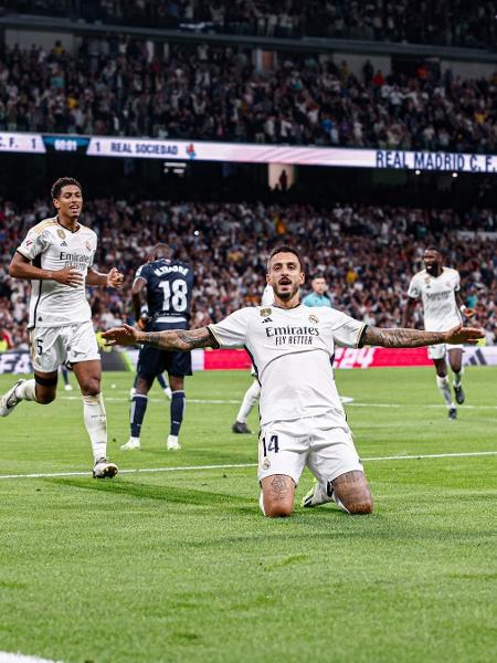 Joselu, do Real Madrid, comemora o gol da virada marcado contra o Real Sociedad