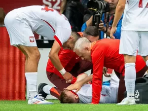 Atacante se machuca em comemoração de gol e pode perder a Eurocopa; veja