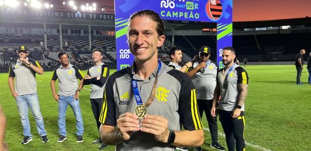 Bernardinho motiva conquista inaugural de Filipe Luís como treinador do Flamengo.