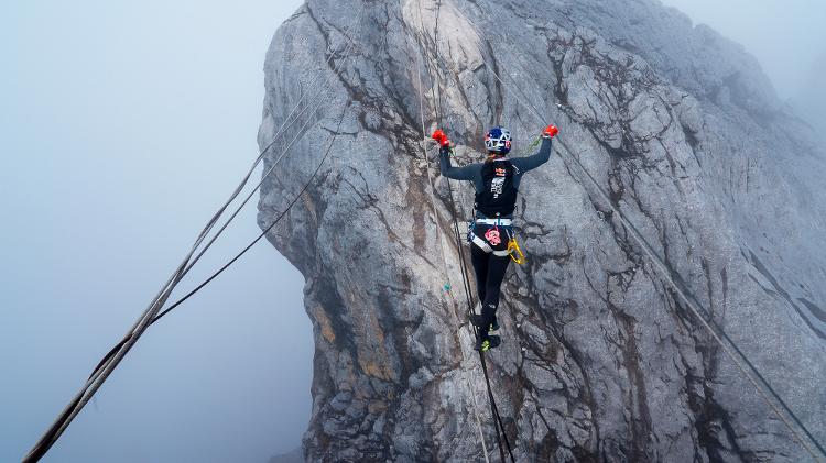 Fernanda Maciel correu para chegar ao topo do Carstensz