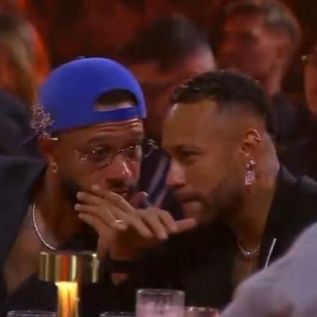 Neymar e Memphis durante evento de lançamento da Kings League Brasil Neymar e Memphis durante evento de lançamento da Kings League Brasil