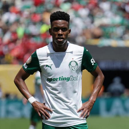 Estêvão, do Palmeiras, durante o jogo contra o Al Ahly, pelo Mundial Estêvão, do Palmeiras, durante o jogo contra o Al Ahly, pelo Mundial