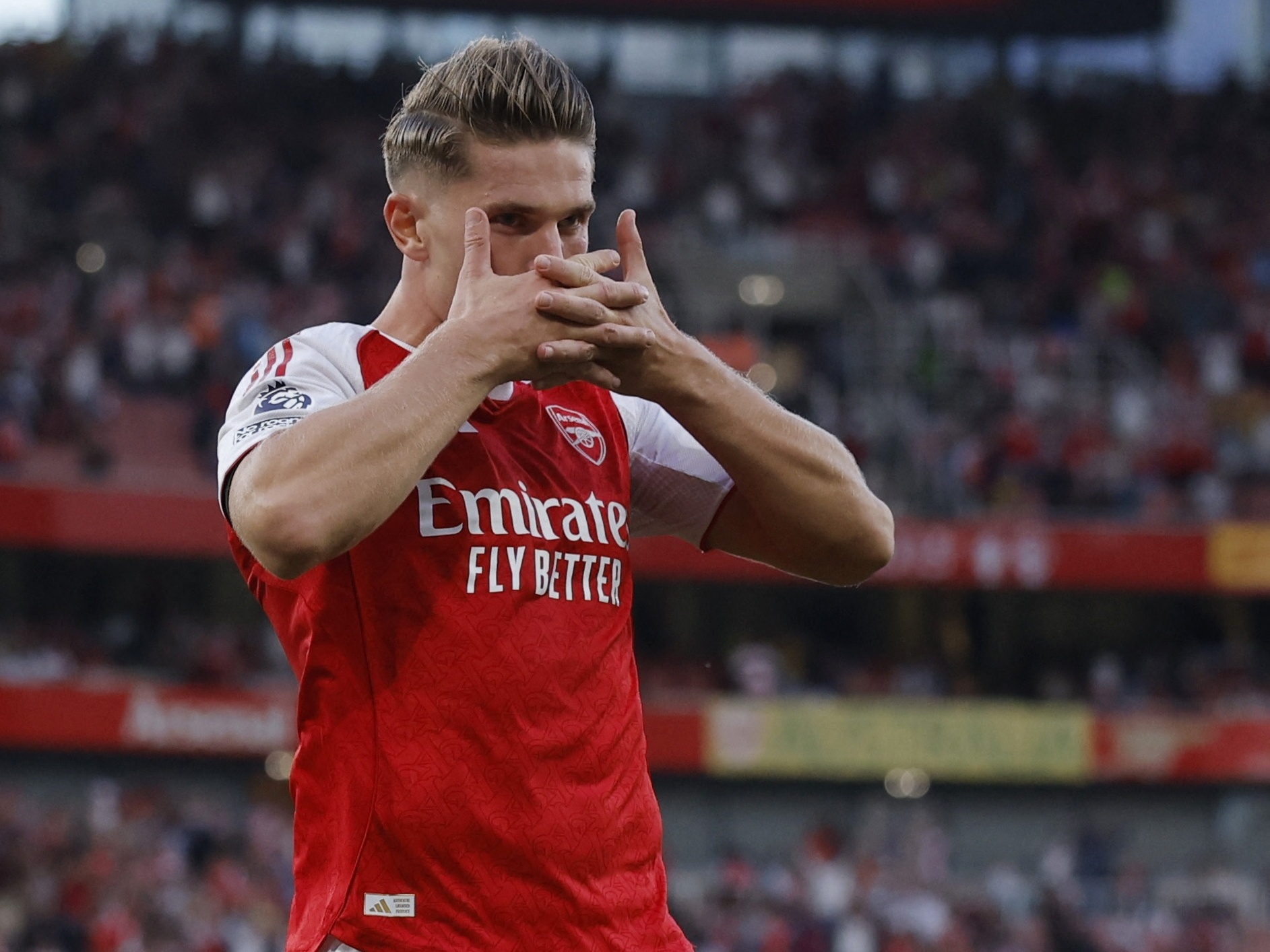 Gyokeres faz dois, Arsenal goleia Leeds e segue 100% no Inglês