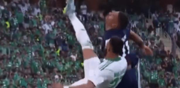 Brasileiro vai a nocaute e causa desespero na Champions Asiática; assista