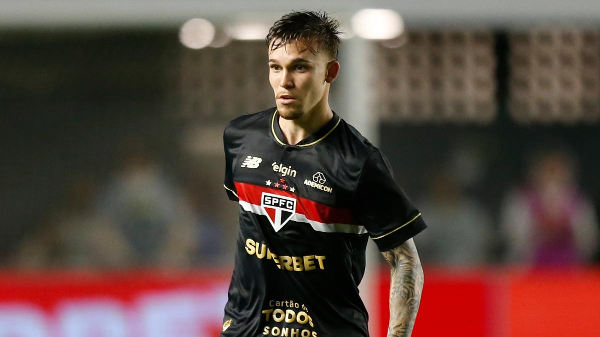São Paulo oficializa empréstimo de Negrucci ao Athletic-MG, da Série B