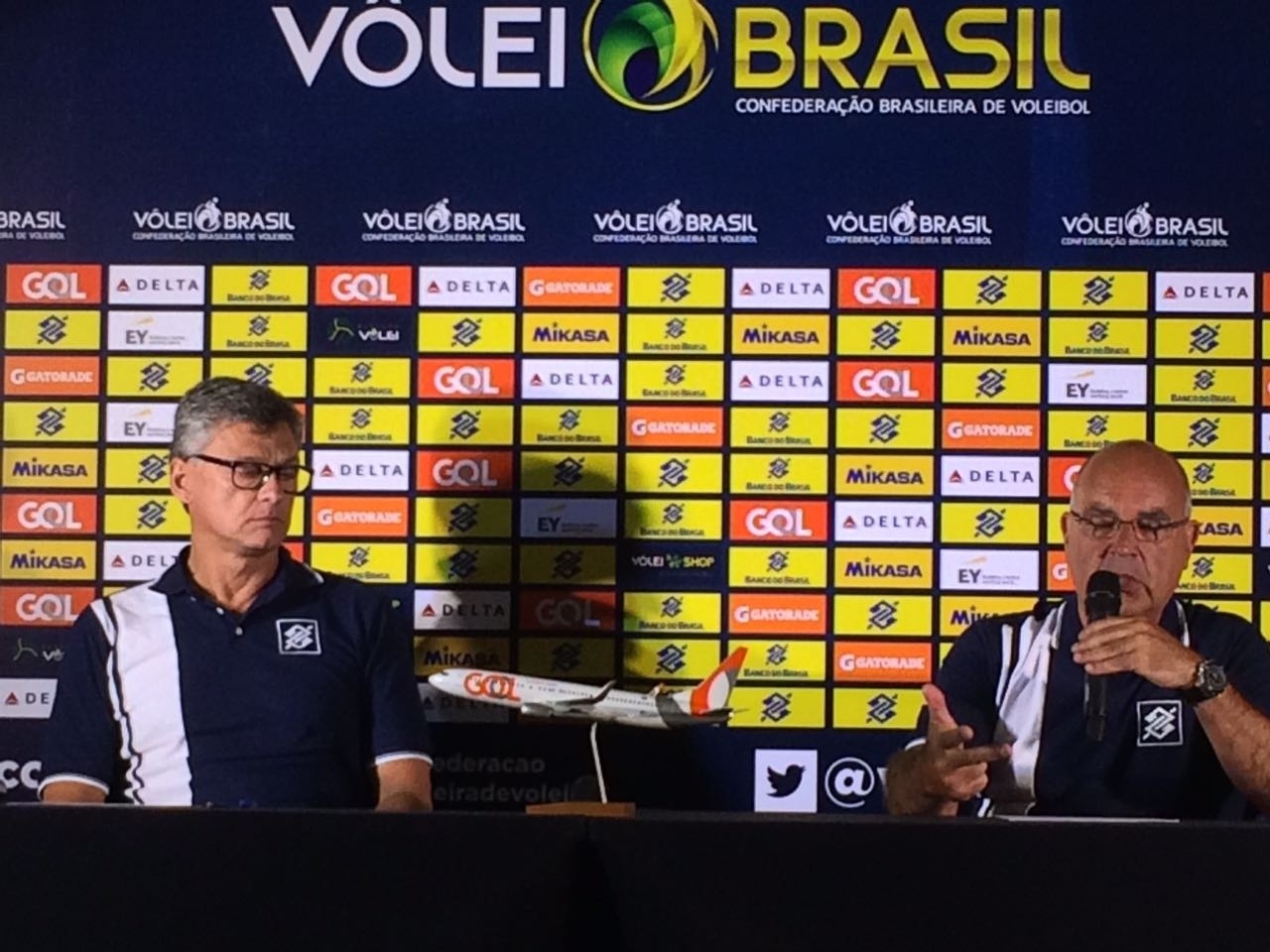 Renan é apresentado como novo técnico da seleção