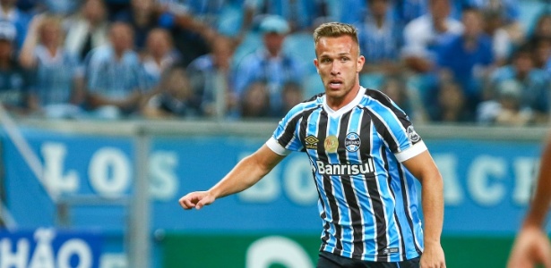 Arthur deixa o Grêmio rumo ao Barcelona no início de 2019 - Lucas Uebel/Gremio FBPA