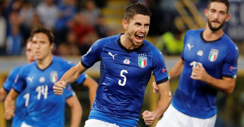 Jorginho, da Itália, comemora após marcar gol no empate entre Itália e Polônia na estreia da Liga das Nações