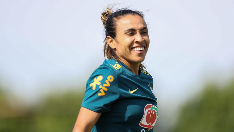 A atacante Marta durante treino da seleção feminina do Brasil - Rener Pinheiro / MoWA Press