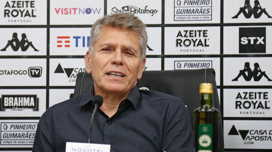 Paulo Autuori foi apresentado como novo técnico do Botafogo e evitou comentar sobre assunto 1995 - Divulgação/Botafogo