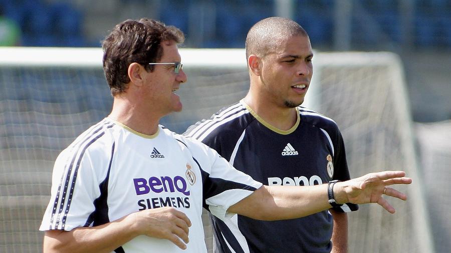 Fabio Capello orienta Ronaldo em treino no Real Madrid em 2006 - Angel Martinez/Real Madrid via Getty Images