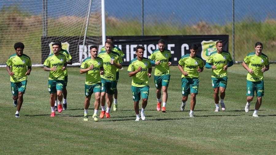 Jogadores do Palmeiras, durante treinamento no CT do Brasiliense. - Cesar Greco