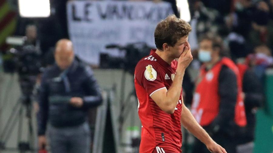 Futebol alemão não deve parar mesmo com casos de covid aumentando - REUTERS