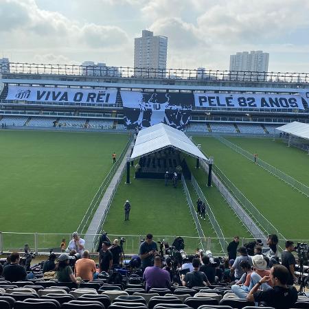 Como foi a chegada do corpo de Pel&eacute; &agrave; Vila Belmiro