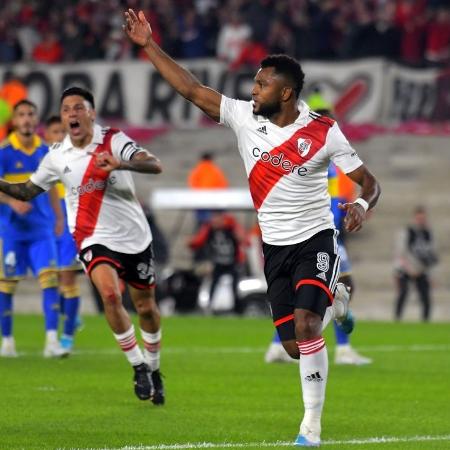 O atacante Miguel Borja marcou o gol da vitória do River Plate sobre o Boca Juniors, pelo Campeonato Argentino - Marcelo Endelli/Getty