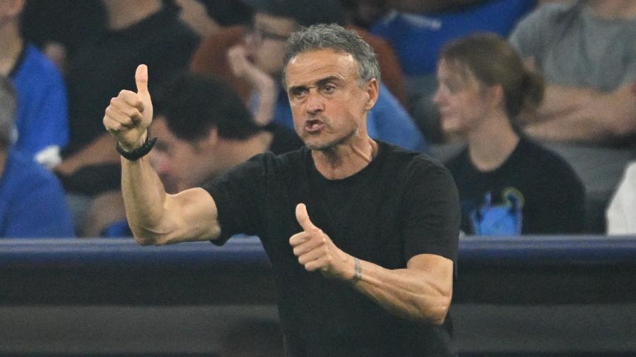Luis Enrique comanda o PSG 