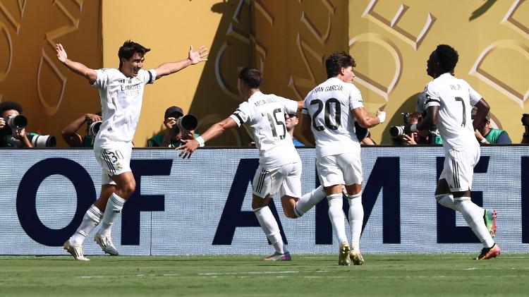 Gonzalo García aproveitou cruzamento e marcou no início de Real Madrid x Borussia Dortmund