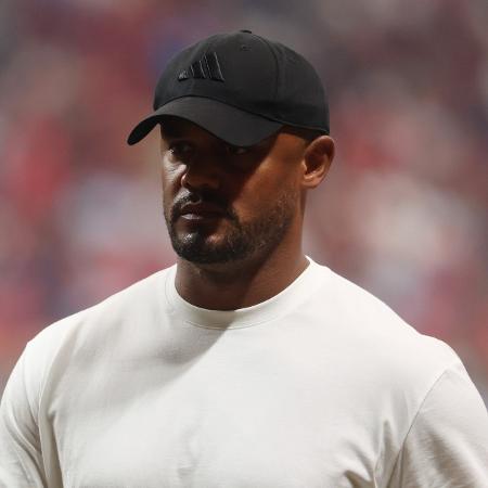Kompany, técnico do Bayern de Munique, durante jogo contra o PSG no Mundial Kompany, técnico do Bayern de Munique, durante jogo contra o PSG no Mundial