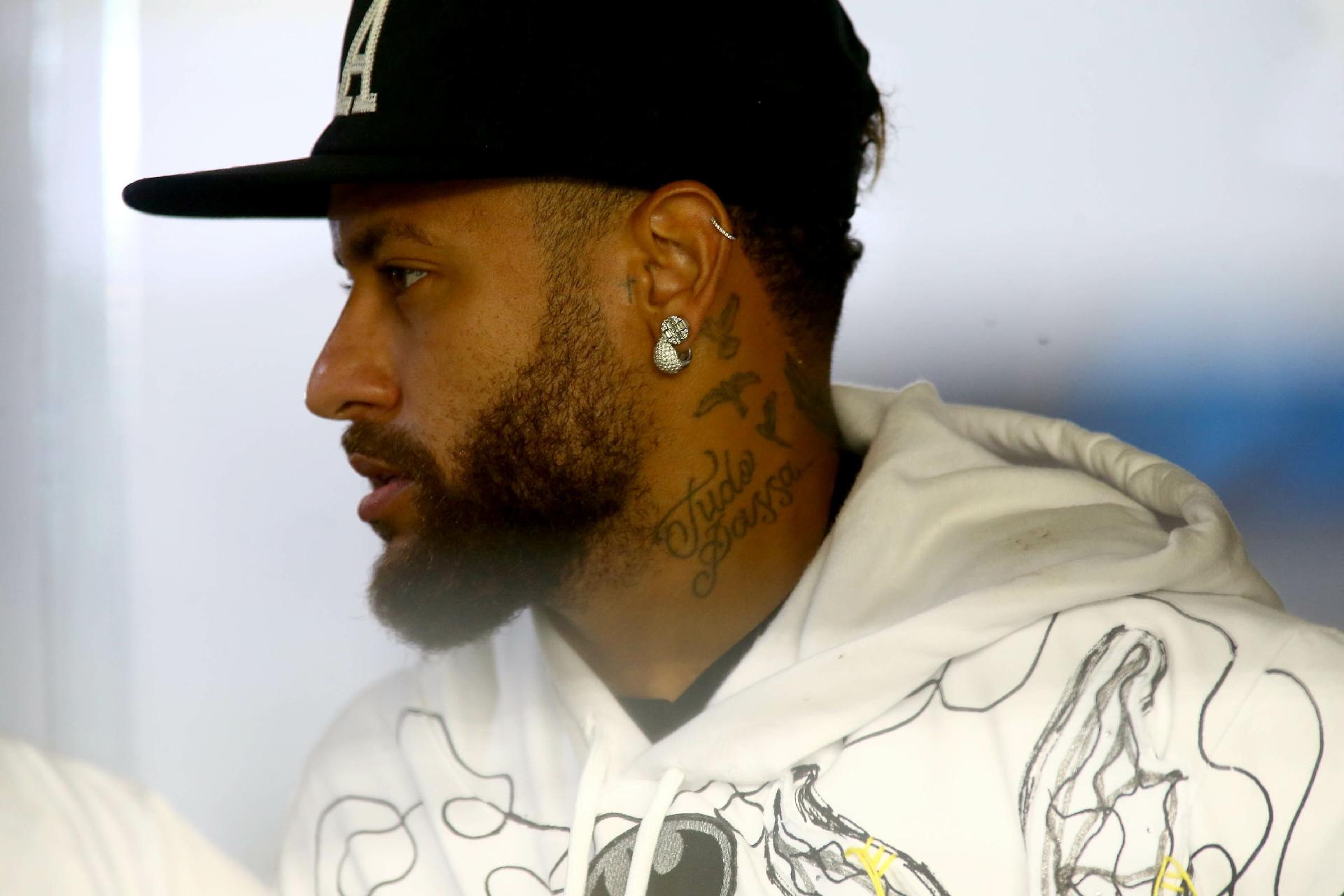 Neymar acompanhou Santos x Athletico, jogo do Brasileirão, de um dos camarotes da Vila Belmiro - undefined