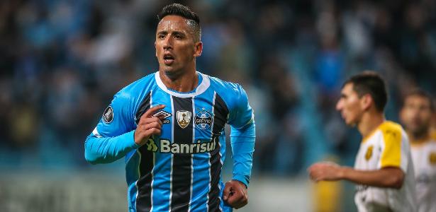 Barrios defendeu o Grêmio na última temporada - Jefferson Bernardes/AFP