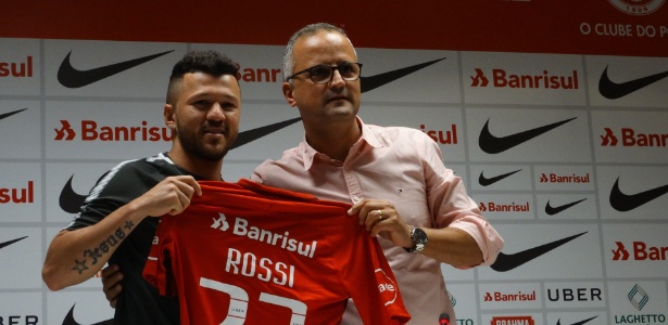 Rossi é apresentado como jogador do Internacional para o resto do ano - Marinho Saldanha/UOL