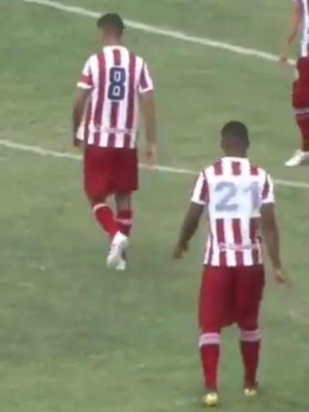 Júlio, atacante do Náutico na Copa São Paulo 2020, entra em campo com numeração improvisada na camisa - Reprodução