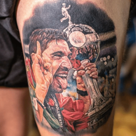 Torcedores palmeirenses tatuaram Abel Ferreira com a taça da Libertadores após a conquista - Reprodução/Instagram