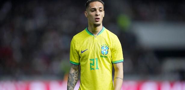 Antony em ação pela seleção brasileira em amistoso contra Marrocos