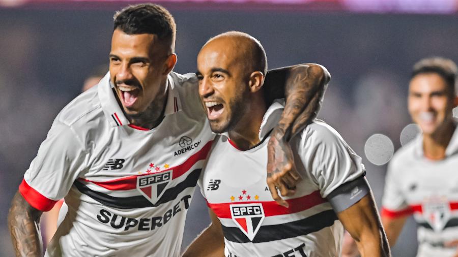 Lucas, do São Paulo, comemora gol sobre o Águia em duelo da Copa do Brasil