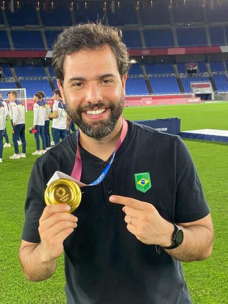 Gustavo Leal, técnico de futebol, foi campeão olímpico em Tóquio