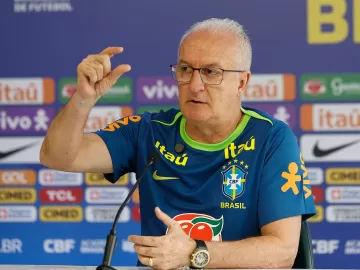 Dorival confirma Danilo fora e diz o que quer do novo lateral da seleção