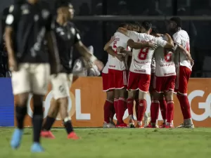 Inter bate Vasco em São Januário e chega a 15 jogos de invencibilidade