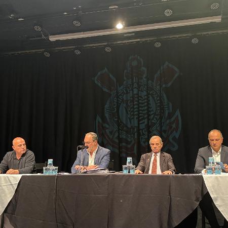 Leonardo Pantaleão, Romeu Tuma, Miguel Marques Silva e Pedro Luis Soares, membros do Conselho Deliberativo do Corinthians Leonardo Pantaleão, Romeu Tuma, Miguel Marques Silva e Pedro Luis Soares, membros do Conselho Deliberativo do Corinthians