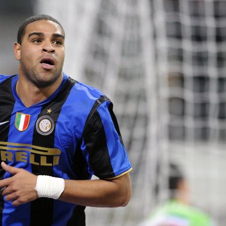 Adriano em ação pela Inter de Milão, em 2009 Adriano em ação pela Inter de Milão, em 2009