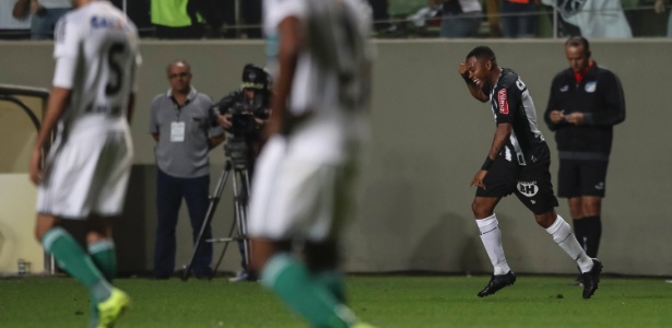 Robinho comemora gol do Atlético-MG em jogo diante do Coritiba, no primeiro turno - Thomas Santos/Agif