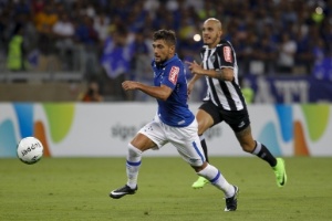 Elogiado por Mano, Arrascaeta celebra gol para retribuir carinho da torcida