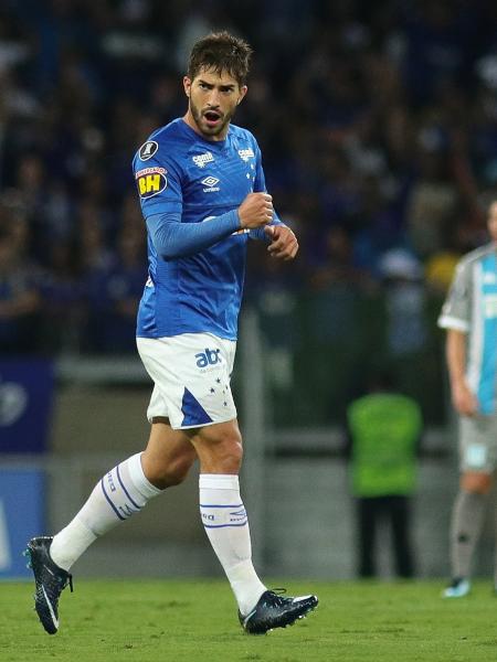 Lucas Silva comemora gol do Cruzeiro sobre o Racing - Pedro Vale/AGIF