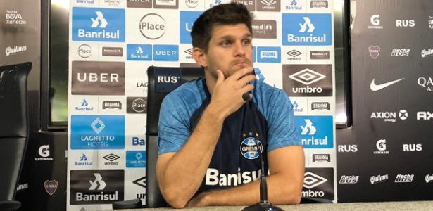 Kannemann, zagueiro do Grêmio, dá entrevista coletiva na Argentina - Jeremias Werneck/UOL