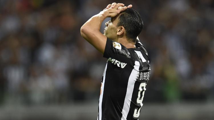Ricardo Oliveira lamenta - Douglas Magno/AFP - Douglas Magno/AFP