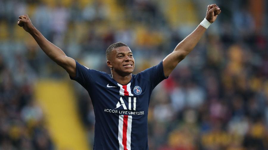 Mbappé comemora gol do PSG sobre o Dynamo Dresden - Ronny Hartmann / AFP