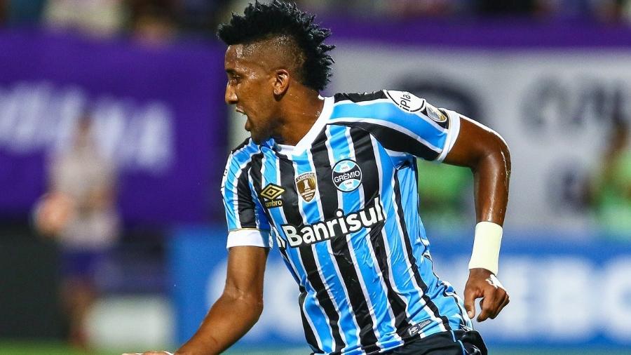 Cortez, lateral do Grêmio - Divulgação/Site oficial do Grêmio