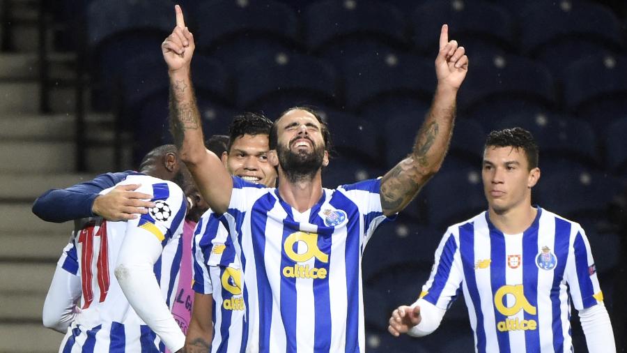 Sérgio Oliveira marcou o segundo gol do Porto - MIGUEL RIOPA/AFP