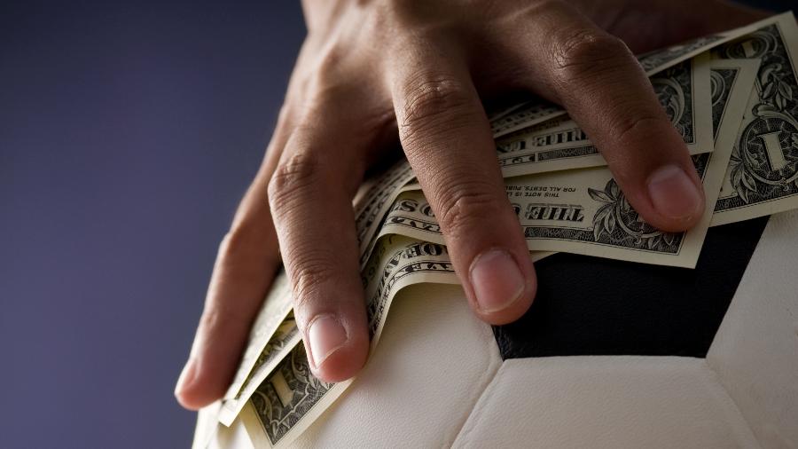 Futebol e dinheiro - Getty Images