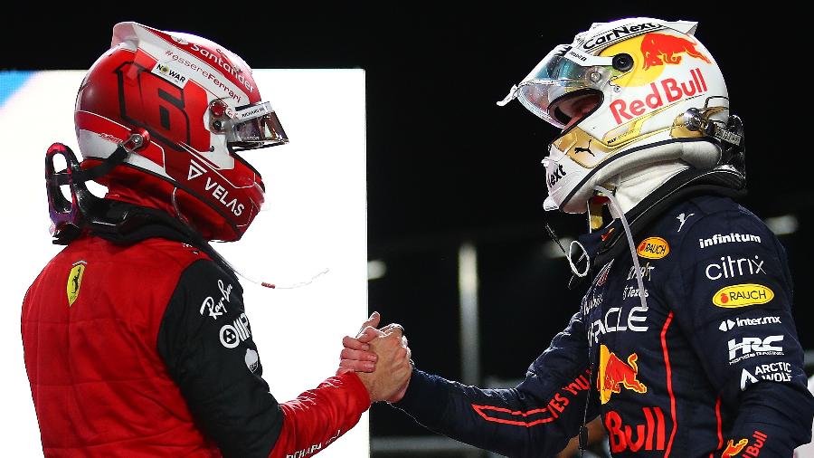 Charles Leclerc, da Ferrari, e Max Verstappen, da Red Bull Racing, após o GP da Arábia Saudita - Eric Alonso/Getty