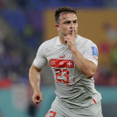 Shaqiri provoca sérvios, após fazer o primeiro gol da Suíça - Jeroen van den Berg/Soccrates/Getty Images