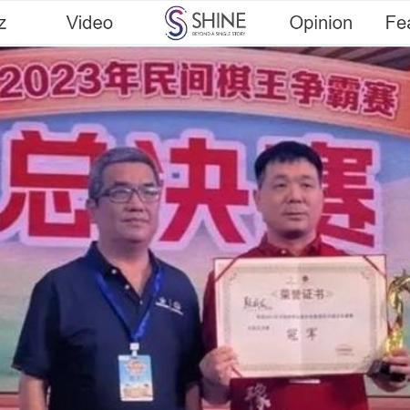 Yan Chenglong (direita) perdeu título conquistado no xadrez chinês