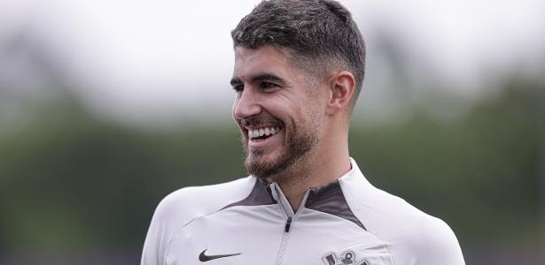 Corinthians Escala Pedro Raul como Titular Contra Água Santa