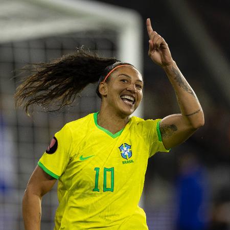 Bia Zaneratto celebra gol da seleção brasileira feminina